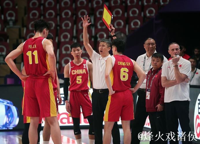 胡明轩与赵嘉义同砍17分 中国男篮100-69狂胜印度 胡明轩与赵嘉义同砍17分 中国男篮100-69狂胜印度