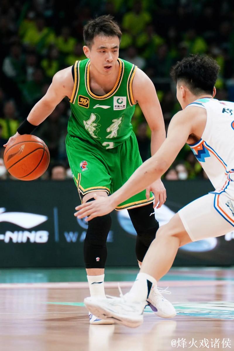 辽宁男篮主场迎战新疆,赵继伟确认复出开启赛季首战 辽宁男篮主场迎战新疆,赵继伟确认复出开启赛季首战