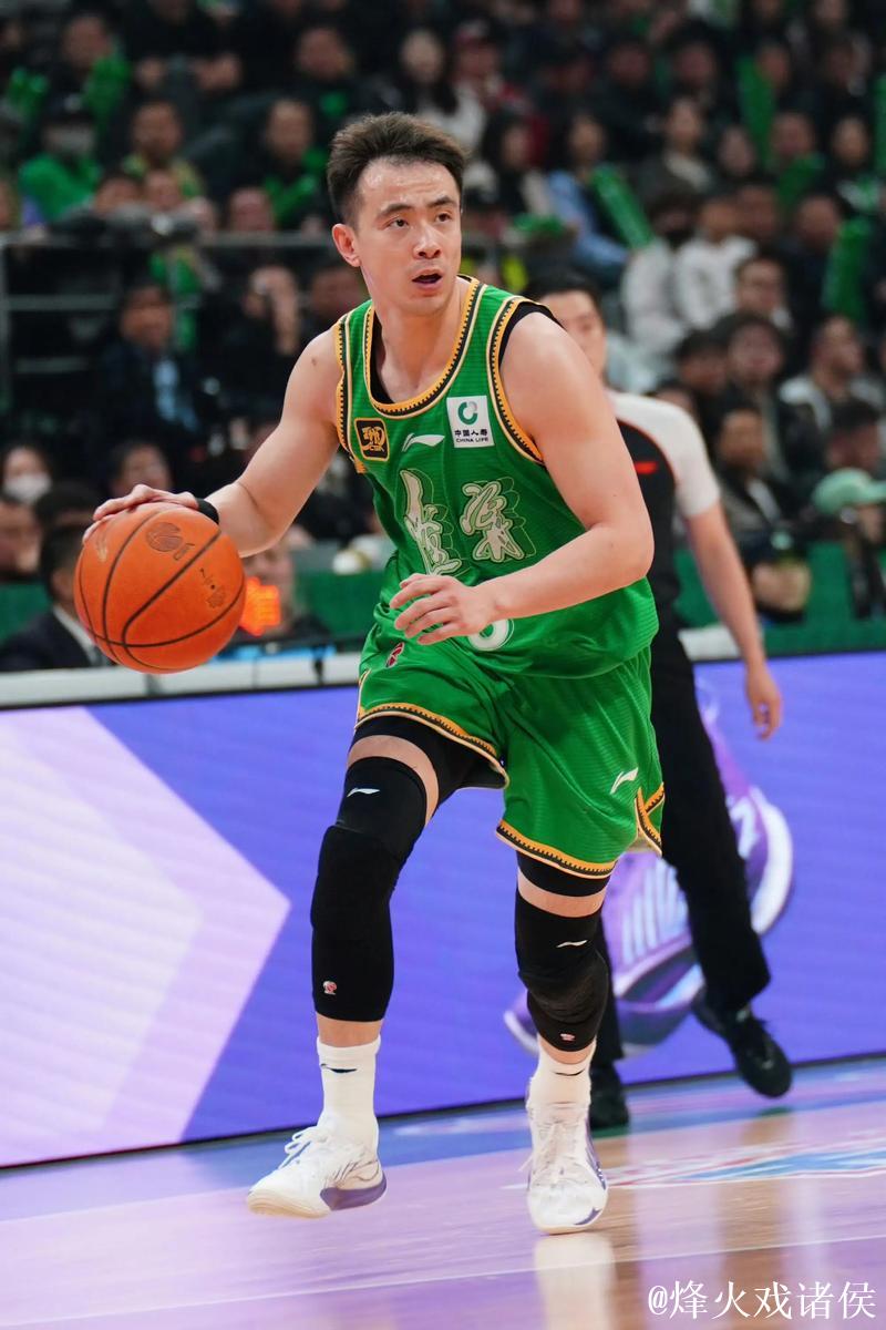 辽宁男篮主场迎战新疆,赵继伟确认复出开启赛季首战 辽宁男篮主场迎战新疆,赵继伟确认复出开启赛季首战